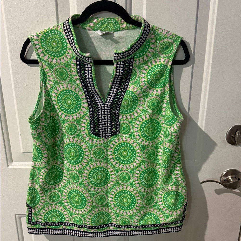 crown & ivy Green Printed Sleeveless Tunic Blouse